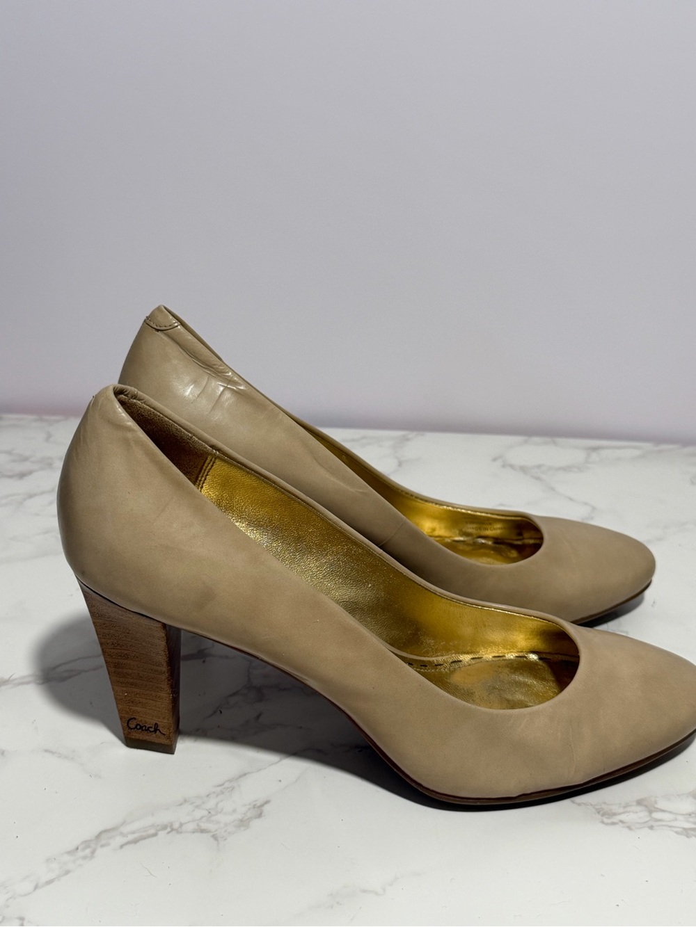 Coach Sheri Classic Women's Taupe Leather Pumps - 7B - Picture 4 of 8